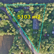 Kohteen 1974 Rakennettu 247 m² omakotitalo ja vuonna 1984 rakennettu 119 m² autotalli 5103 m² kaavoitetulla tasamaatontilla Järvenpään Haarajoella – Koivutie 16 – 335,000 € lisäkuva 3