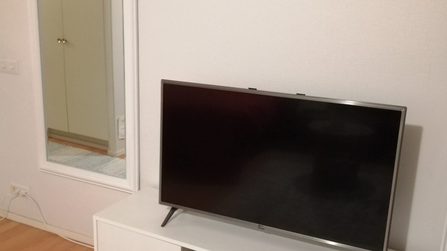 Kohteen Vuokralle tarjotaan Vuokatissa hyvällä sijainnilla rauhallisesta asuinyhtiöstä 40,5m2 rivitaloyksiö pääkuva