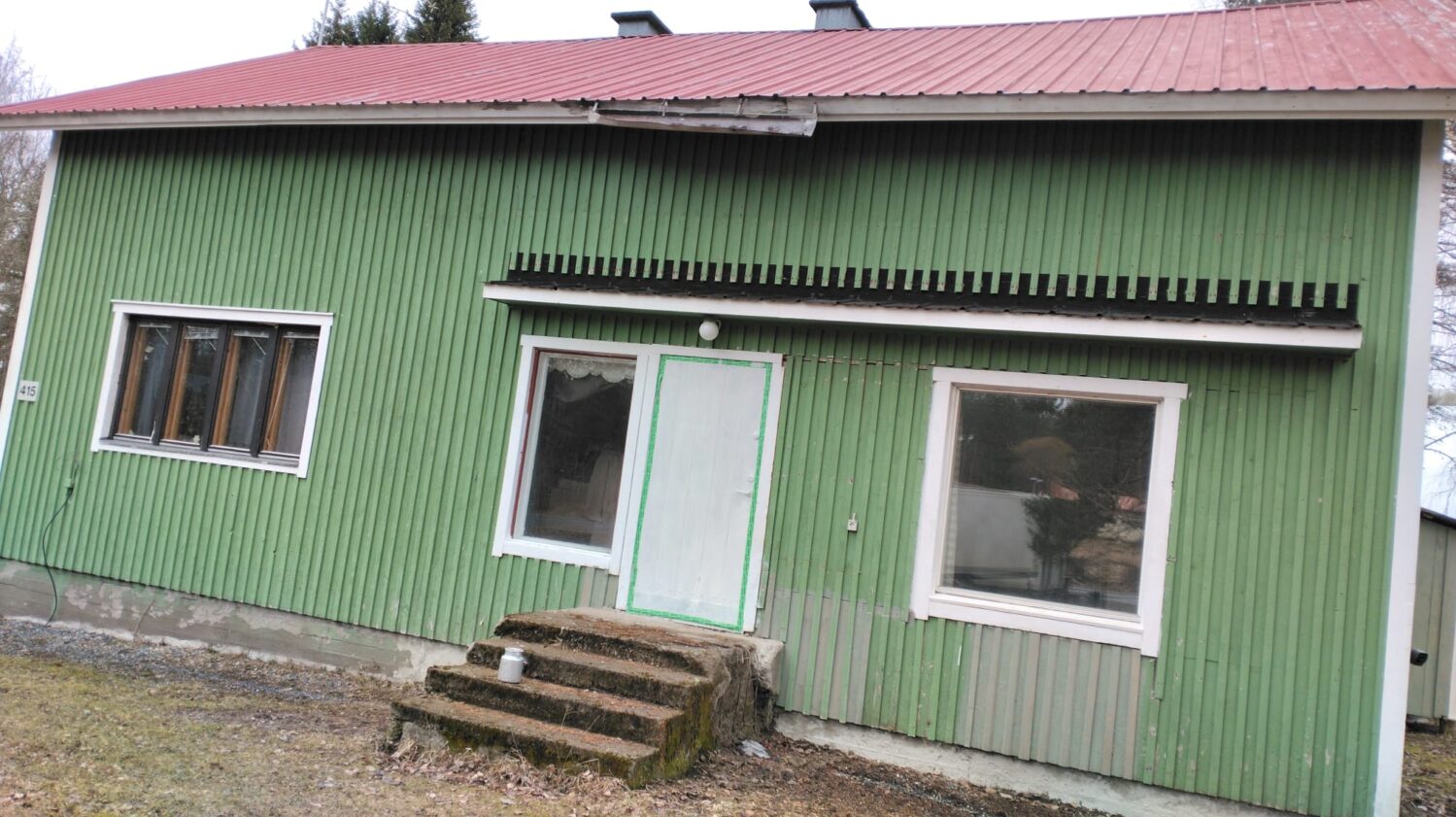 Kohteen Iso talo, pieni tontti risteyksessä. pääkuva