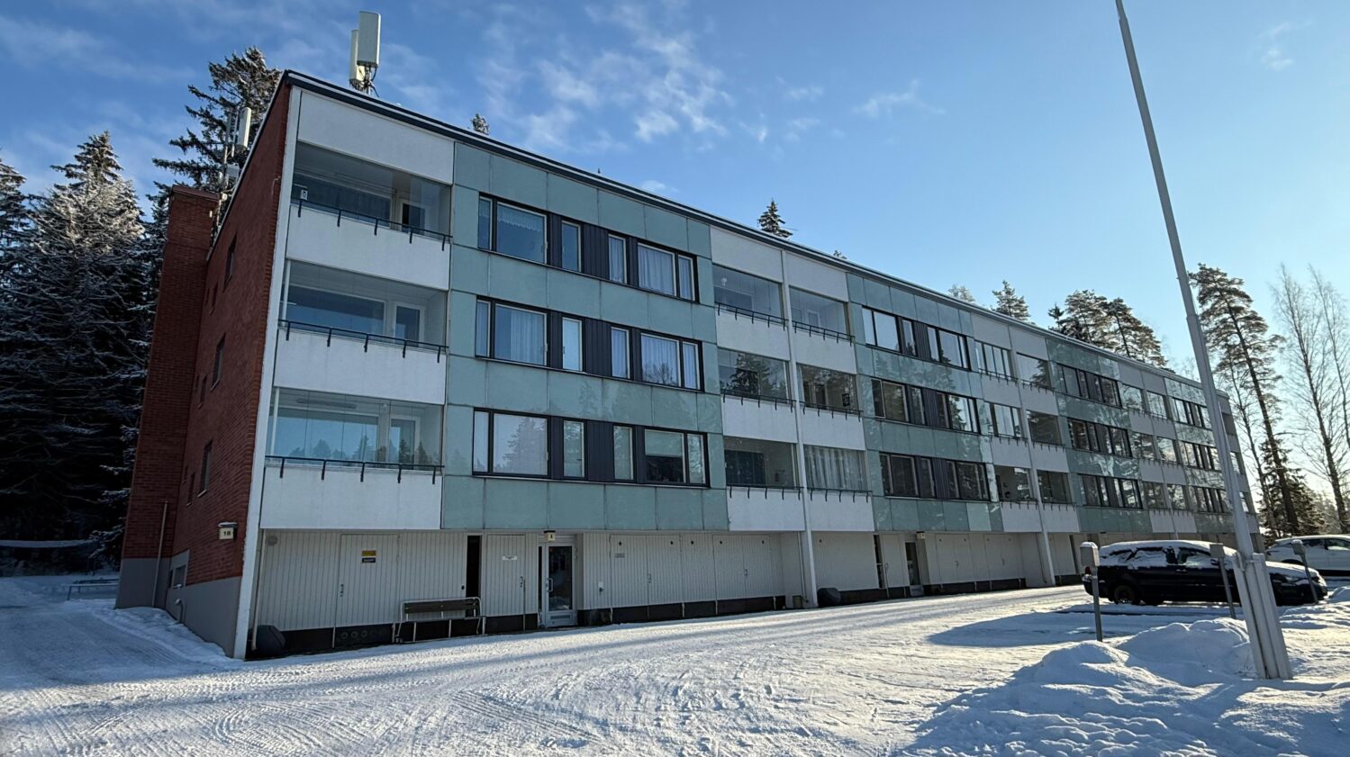 Kohteen Kaksio ilman remonttihuolia ja takapihalta pääsy metsään. Kiinnostuitko? pääkuva